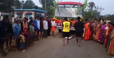 ಸೂಪಾ: ಬಹು ವರ್ಷಗಳ ಬೇಡಿಕೆ ಈಡೇರಿಕೆ :: ಕುಗ್ರಾಮವಾದ ಕುಂಡಲ್ ಗ್ರಾಮಕ್ಕೆ ಬಸ್ ಸಂಚಾರ ಆರಂಭ