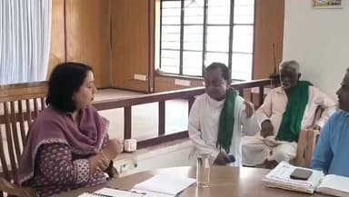 ನವಲಗುಂದ: ಎಲ್ಲ ಸರಕಾರಿ ನೌಕರರು ಕಚೇರಿಯಲ್ಲಿ ಸಾರ್ವಜನಿಕರಿಗೆ ಸ್ಪಂದಿಸಬೇಕು: ಪಟ್ಟಣದಲ್ಲಿ ಜಿಲ್ಲಾಧಿಕಾರಿ ಸ್ನೇಹಲ್ ಆರ್