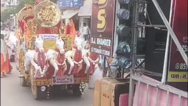 भांडेर: नगर में सुदर्शन चक्र स्थापना से पहले भव्य कलश यात्रा, भक्तिमय माहौल में गूंजे जयकारे, सैकड़ों लोग हुए शामिल