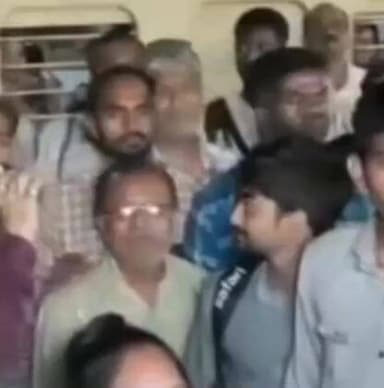 જેતપુર: વિરપુર રેલવે સ્ટેશન પર અપડાઉન કરતા મુસાફરોનો હોબાળો