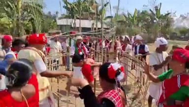 কদম: বাধাকৰা মিগমচুকত যুৱক সমাজৰ উদ্যোগত অনুষ্ঠিত হয় আলি আ:য়ে লৃগাং উৎসৱ উদযাপন