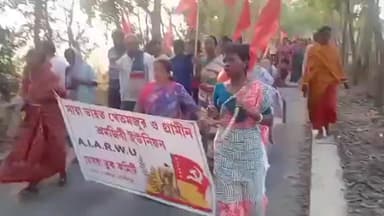 ডেবরা: প্রায় 4 একর খাস জায়গা উদ্ধার করে ডেবরায় ভূমি হিনদের দখলে দেওয়া হল বাম খেতমজুর সংগঠনের তরফে