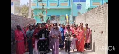 पिपरा: हरिहरगंज नगर पंचायत के वार्ड 5 में पुष्पा देवी ने निकाली जनसंपर्क यात्रा, बल्ला छाप पर मांगा समर्थन