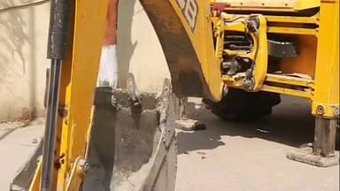 साहेबपुर कमाल: विष्णुपुर आहोक के नवटोलिया से बिहार खनन अधिनियम मामले में एक अभियुक्त को जेसीबी के साथ किया गिरफ्तार