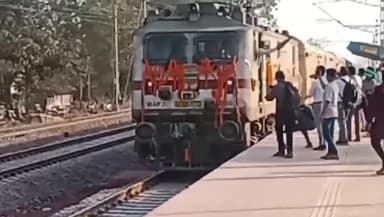 कुरूद: बरसों के बाद पटरी पर दौड़ी रेलगाड़ी, कुरूद से अभनपुर तक हुआ ट्रायल