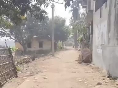 पोठिया: पोठिया प्रखंड के बसारत नगर में ग्रामीणों ने सड़क निर्माण की मांग की, विधायक ने दिया आश्वासन