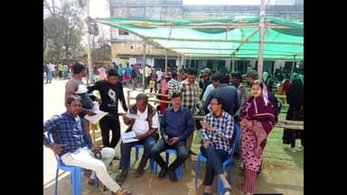 খয়রাশোল: খয়রাশোলে ভাতা আবেদনের ক্যাম্পে সাধারণ মানুষের ভিড়