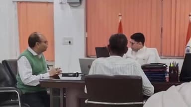 मौदहा: मवईजार में सप्ताह में एक दिन सप्लाई होता है पीला बदबूदार पानी