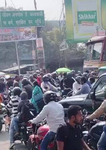 सरायरंजन: मैट्रिक परीक्षा के दौरान जाम से कराहता रहा मुसरीघरारी चौराहा