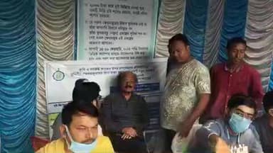 বেলডাঙা ২: স্বনির্ভর বাংলা রেজিস্ট্রেশন ক্যাম্প পরিদর্শনে রেজিনগরের বিধায়ক রবিউল আলম চৌধুরী।