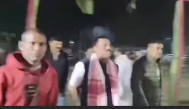 পলাশবাৰী: পলাশবাৰীত ধৰ্মীয় কাৰ্যসূচীত উপস্থিত ৰাজ্যিক BJPৰ কাৰ্য্যনিৰ্বাহক সদস্য অনুপ কুমাৰ মেধী