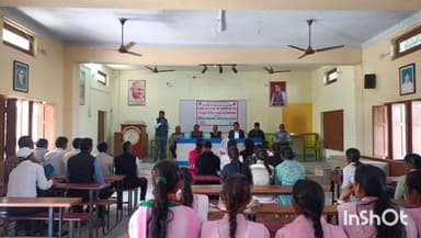 बलिया: हरिशंकर प्रसाद विधि महाविद्यालय, चितबड़ागांव में विधिक जागरूकता शिविर का आयोजन हुआ