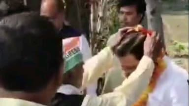 मंसूरचक: प्रखंड क्षेत्र के कस्टोली में पैक्स अध्यक्ष राजेश कुमार के आवास पर कांग्रेस का 'संगठन सृजन अभियान' आयोजित