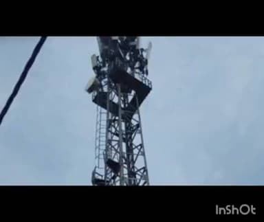 गोला गोकरणनाथ: गोला तहसील क्षेत्र के कस्बा अजान समेत दर्जनों गांवों में मोबाइल नेटवर्क ध्वस्त, टावर बने शोपीस