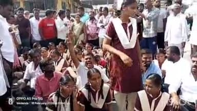 వెల్దండ: వెల్దండలో గురుకుల పాఠశాల విద్యార్థుల నిరసన కార్యక్రమం