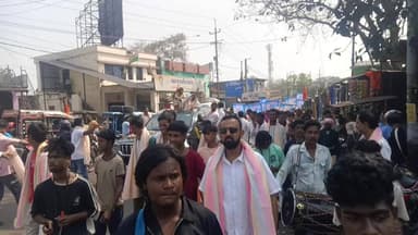 झरिया/जोरापोखर/सिंदरी: वार्ड 45 के पार्षद प्रत्याशी के समर्थकों ने निकाली रैली, उमड़ी भारी भीड़