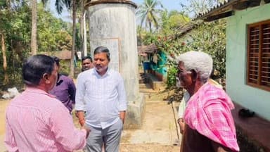 ಸಕಲೇಶಪುರ: ಹೆದ್ದುರ್ಗ ಗ್ರಾಮದ ಹಿರಿಯ ಮುಖಂಡ ಭದ್ರಯ್ಯ ಅವರ ನಿವಾಸಕ್ಕೆ ಶಾಸಕ ಸಿಮೆಂಟ್ ಮಂಜು ಭೇಟಿ