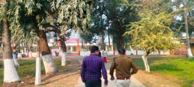 धमदाहा: धमदाहा में मैट्रिक परीक्षा के दूसरे दिन सख्ती, दो सीएस से स्पष्टीकरण तलब, 6 शिक्षिकाओं को हटाने का निर्देश