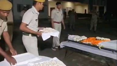 পটাশপুর ২: খড়্গপুরে ট্রেনিংয়ে গিয়ে মৃত্যু পটাশপুরের সিভিক ভলেন্টিয়ারের, শেষ শ্রদ্ধা জেলা পুলিশ ও থানার