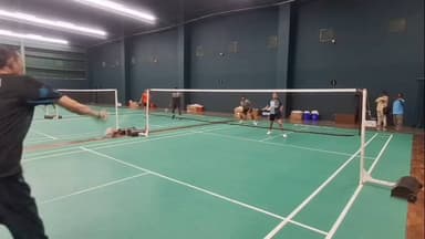 சிவகாசி: திருத்தங்கள் தனியார் பேட்மிட்டன் பயிற்சி மையத்தில் மலேசியாவைச் சேர்ந்த பயிற்சியாளர் நியமிக்கப்பட்டுள்ளார் வீரர்கள் உற்சாகம்