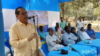 রতুয়া ১: দীর্ঘদিনের দাবি মেনে ভাদো এলাকায় রাস্তার কাজের শিল্যানাস করলো জনপ্রতিনিধিরা