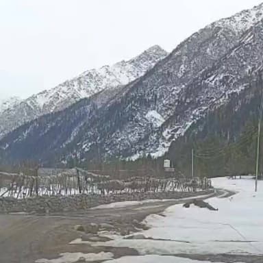 सांगला: ज़िले के रकछम गाँव की सड़कों से पिघली बर्फ, जन जीवन सामान्य हुआ, वाहनों की आवाजाही शुरू