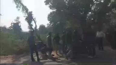 डलमऊ: मखदूमपुर गुमटी के पास कार की टक्कर से बाइक सवार पति-पत्नी हुए घायल