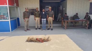 बलिया पुलिस की बड़ी कार्रवाई: रेवती थाना क्षेत्र में चोरी का खुलासा, 30 सरिया संग आरोपी गिरफ्तार #ballia #police #CrimeN...
