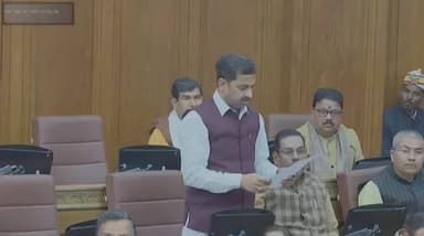 चरखारी: चरखारी निवासी एमएलसी जितेन्द्र सिंह सेंगर ने विधान परिषद में पनवाड़ी में कृषि मंडी स्थापना की मांग उठाई