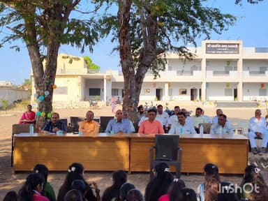 સાવરકુંડલા: આંબરડીમાં ધોરણ 10 અને 12ના વિદ્યાર્થીઓનો ભાવવિભોર વિદાય સમારંભ યોજાયો