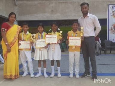 घाटशिला: अरवाईन एडवेविस्ट स्कूल, गोपालपुर घाटशिला के परिसर में वार्षिक पुरस्कार वितरण समारोह