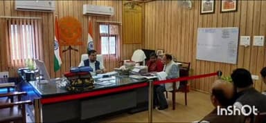 भीटी: अंबेडकरनगर की वन ट्रिलियन डॉलर इकोनॉमी में भागीदारी, जिलाधिकारी अनुपम शुक्ला ने निवेश व कृषि उत्पादन बढ़ाने के दिए निर्देश