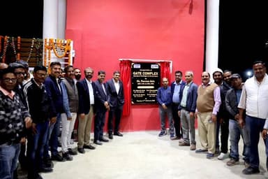 बरकागाँव: एनटीपीसी के क्षेत्रीय कार्यकारी निदेशक नवीन जैन ने पकरी बरवाडीह कोल खनन परियोजना का दौरा किया