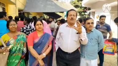 স্বরূপনগর: স্বরূপনগরে যুবশ্রী প্রকল্পের আবেদন গ্রহণ কেন্দ্র পরিদর্শন করলেন পঞ্চায়েত সমিতির সভাপতি