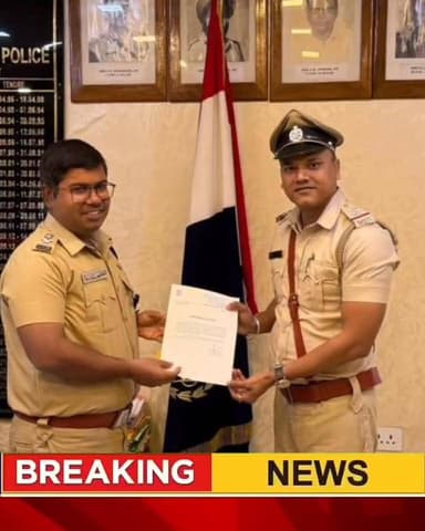 অপরাধ দমনের নজির : বারাসাত পুলিশ জেলার বিশেষ সম্মানে ভূষিত অশোকনগরের ওসি চিন্তামণি নস্কর ।
#tv6bangla #fpyシviralfypシ゚...