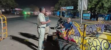 ಬೀಳಗಿ: ಅಪರಾಧ ಪ್ರಕರಣಗಳನ್ಮ ತಡೆಗಟ್ಟುವ ಹಿನ್ನೆಲೆ, ಪಟ್ಟಣದಲ್ಲಿ ಪೊಲೀಸ್ ಗಸ್ತು ಮತ್ತಷ್ಟು ಬಿಗಿ