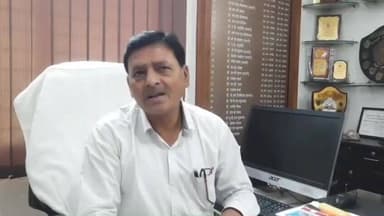 भिंड: सीएमएचओ ने सीएमएचओ कार्यालय में पी.एच.सी. अकोड़ा के चिकित्सक को दिया नोटिस