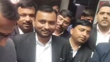 कुंडा: कुंडा तहसील में अधिवक्ताओं की हत्याओं के विरोध में वकीलों ने किया प्रदर्शन