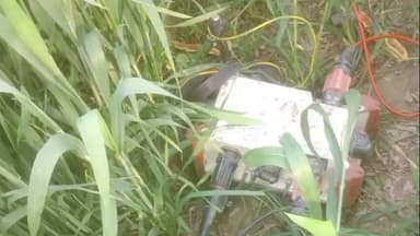 फुलवरिया: गिदहा कॉलोनी में कच्चे तेल के संकेत मिलने पर पहुंची सर्वेक्षण टीम, अत्याधुनिक मशीनों से हो रही जांच