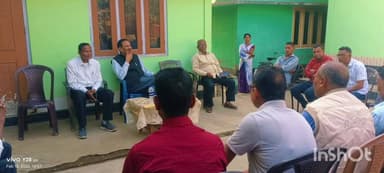 ছয়গাঁও: ছয়গাঁৱত অগপৰ কৰ্মী সকলৰ সৈতে মতবিনিময় কৰে প্ৰাক্তন স্বাস্থ্য মন্ত্ৰী কমলাকান্ত কলিতাই