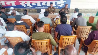 शाहगंज: शाहगंज थाने में रमजान को लेकर शांति समिति की बैठक, सौहार्द बनाए रखने की की गई अपील