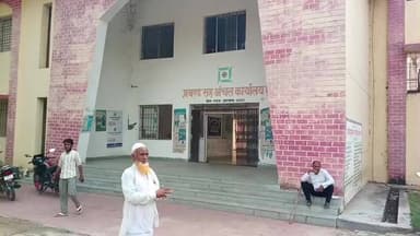 धुरकी: बीडीओ ने विभिन्न विभागों की समीक्षा बैठक की, पारदर्शिता के साथ लक्ष्य प्राप्ति के निर्देश दिए