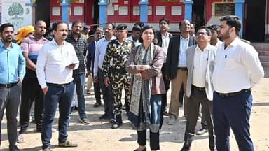 इटाढ़ी: दलसागर खेल मैदान के पास पहुँच पथ पर पड़ने वाले विद्युत पोल को तुरंत हटाएं: डीएम