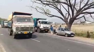 తుమ్మలపాలెం వద్ద ప్రమాదం... ట్రాఫిక్కు అంతరాయం