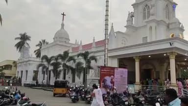 கிருஷ்ணகிரி: தூய பாத்திமா அன்னை ஆலயத்தில், தவக்காலத்திற்கான சாம்பல்பூசும் திருநாள் சிறப்பு திருப்பலியில், ஏராளமான கிறிஸ்தவர்கள் பங்கேற்பு