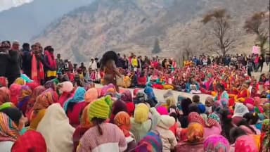 जोशीमठ: माँ कालिंका देवरा यात्रा में भर्की गांव में मुखौटा नृत्य का आयोजन, यात्रा अंतिम पड़ाव पर