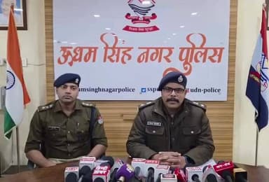 खटीमा: एसएसपी ऊधमसिंहनगर अजय गणपति के निर्देशन में कोतवाली ट्रांजिट कैम्प पुलिस और एसटीएफ कुमाऊं की संयुक्त टीम ने की कार्रवाई