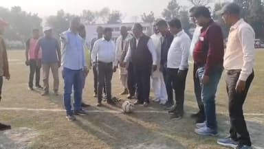 नौतन: जनता हाई स्कूल तेलुआ में बक्सर की टीम ने झारखंड को पेनल्टी शूटआउट में हराया