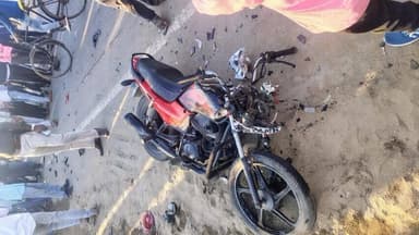 डोभी: वंशी मोड़ पर दो बाइकों की टक्कर, हाजीपुर के रेलकर्मी की मौत, दूसरा घायल