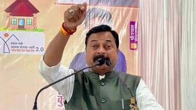 बैरसिया: बैरसिया में आयोजित प्रधानमंत्री आवास योजना–शहरी 2.0 के हितलाभ वितरण कार्यक्रम में विधायक विष्णु खत्री हुए शामिल